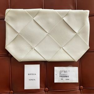 BOTTEGA VENETA Nappa Maxi Intreccio NWT